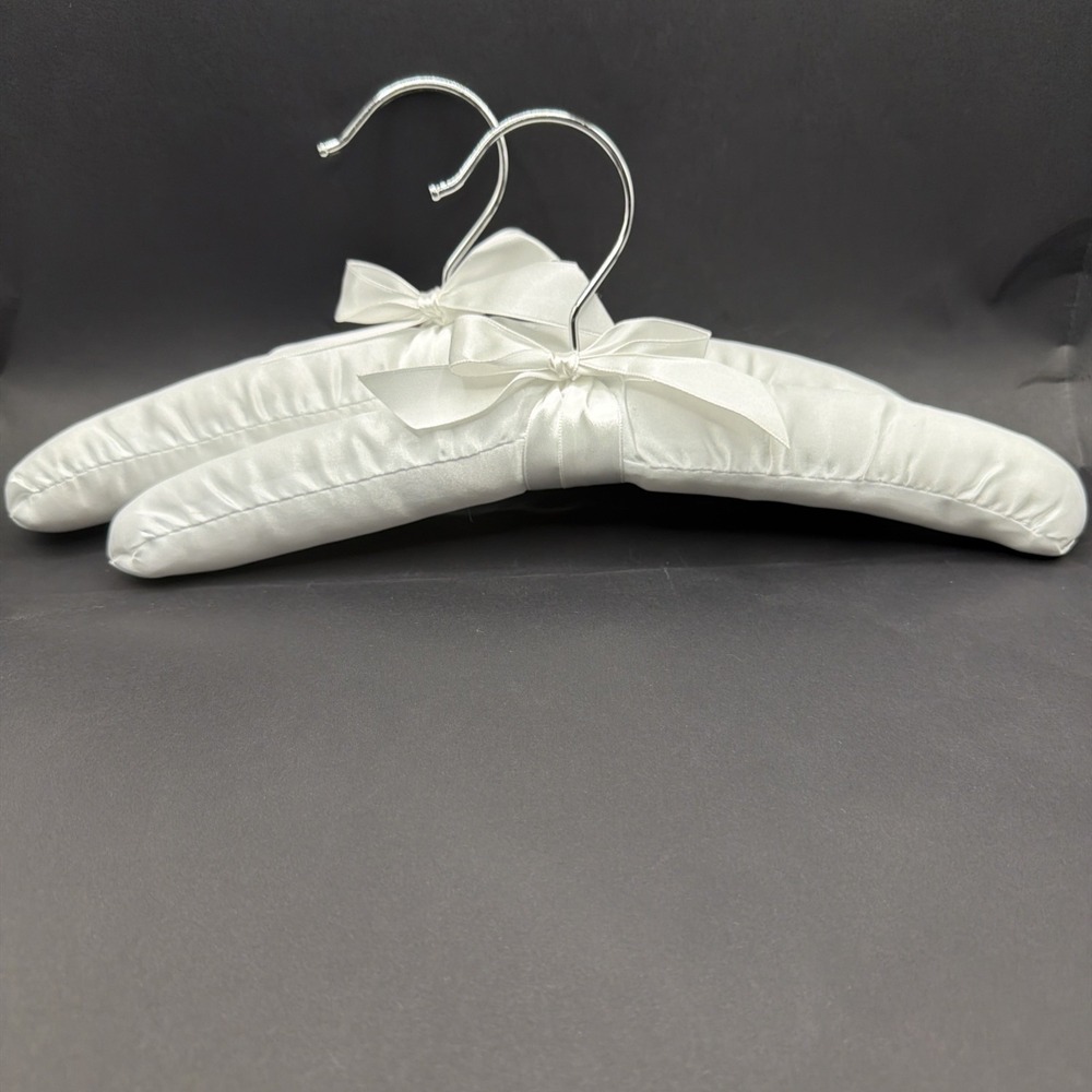 White Satin Padded Kids Hangers Set of 2 Bridal Flower Girl w‎ Bows